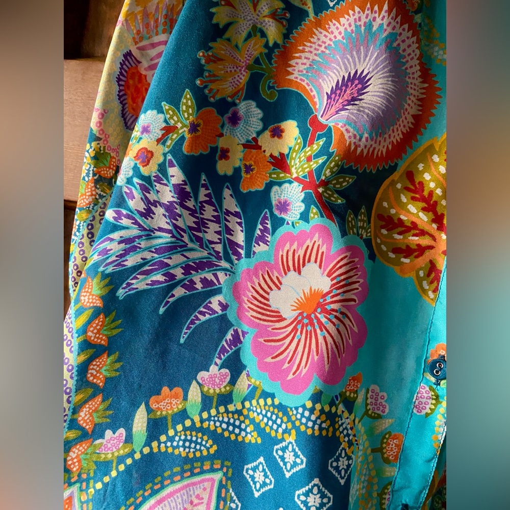 Johnny Was 100% Silk Kalani Blouse. Size L. - Picture 11 of 16
